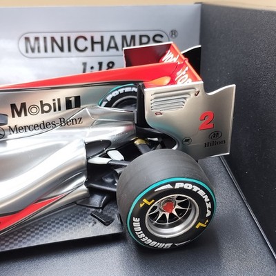 MINICHAMPS 1/18 Vodafone McLaren Mercedes MP4-25 L. Hamilton
