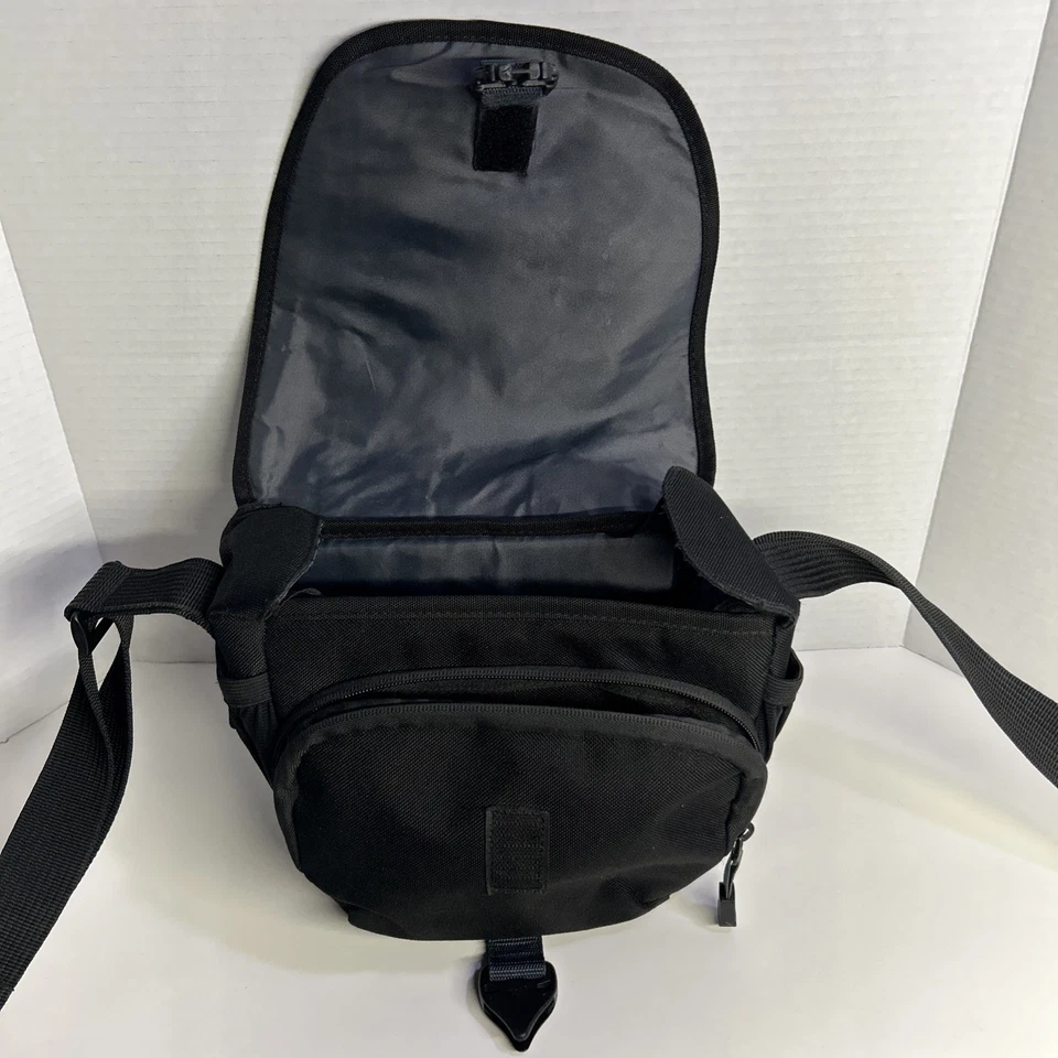 Tamrac Rally 2 3442 Padded D-SLR Camera Bag, 2 Lens, Zipper Front Pocket - Image 3 of 4