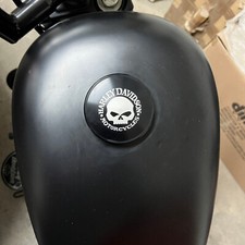 Tappo serbatoio HARLEY DAVIDSON sportster dyna 883 nero CNC gas cap willie g