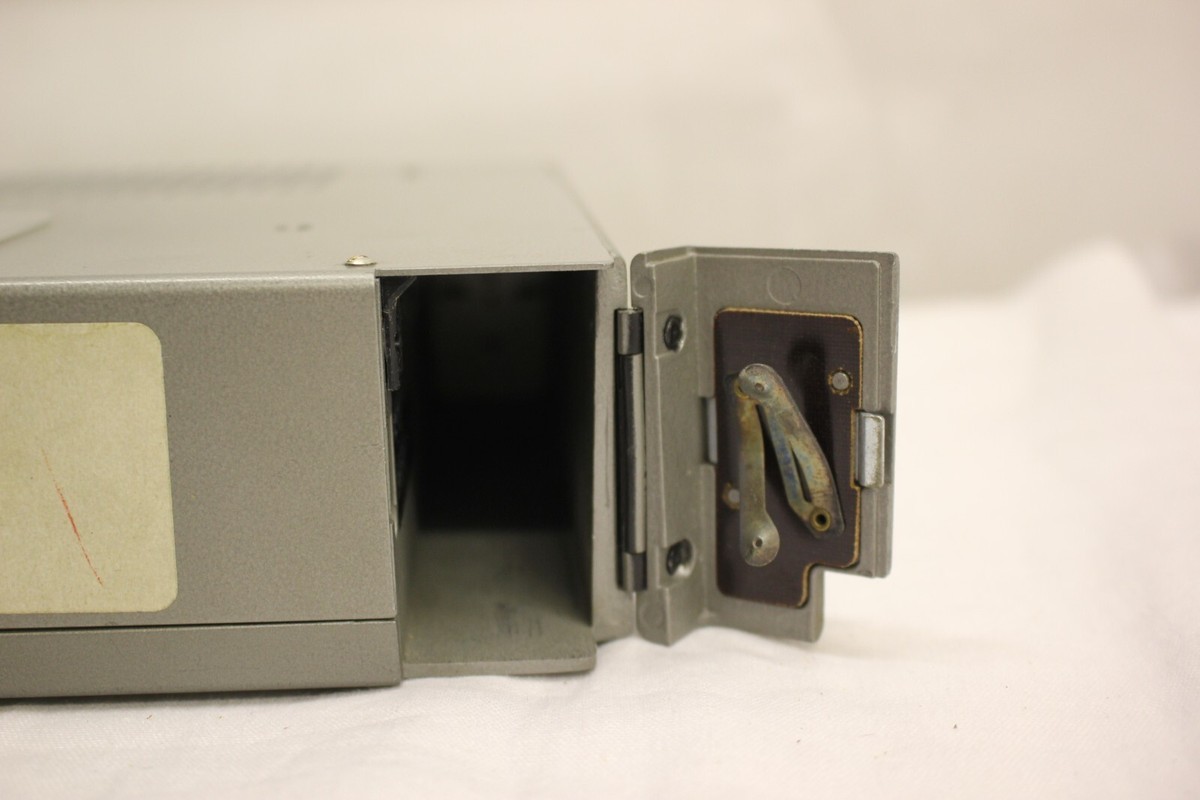 UHER CR 210 stereo カセットプレーヤー UHER CR 210 STEREO