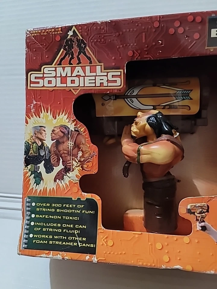 Small Soldiers - String Blaster Archer con lata de Silly String - Nuevo en caja - 1998 Foto 2 de 4