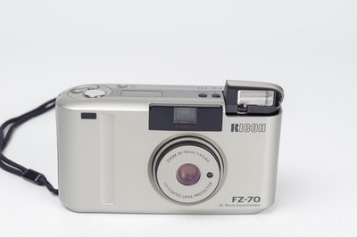 Ricoh FZ-70 Cámara 35mm Zoom 35-70mm Muy Buen Estado Cosmético