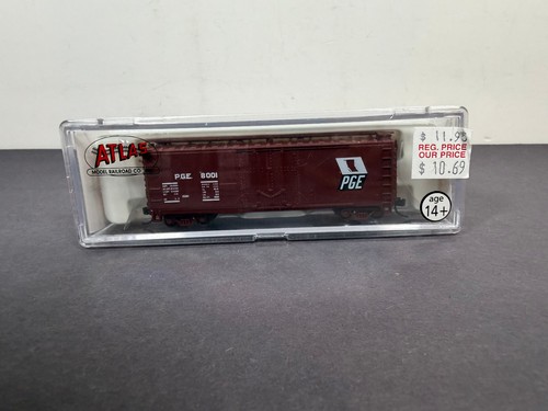 Atlas Spur N Train 33315 Box Car Pacific Great Eastern PGE 8001 | Zustand: New
