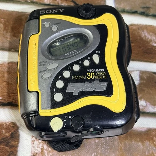 Sony Walkman Sports WM-FS220 cassette AM FM 90’s Vintage Working