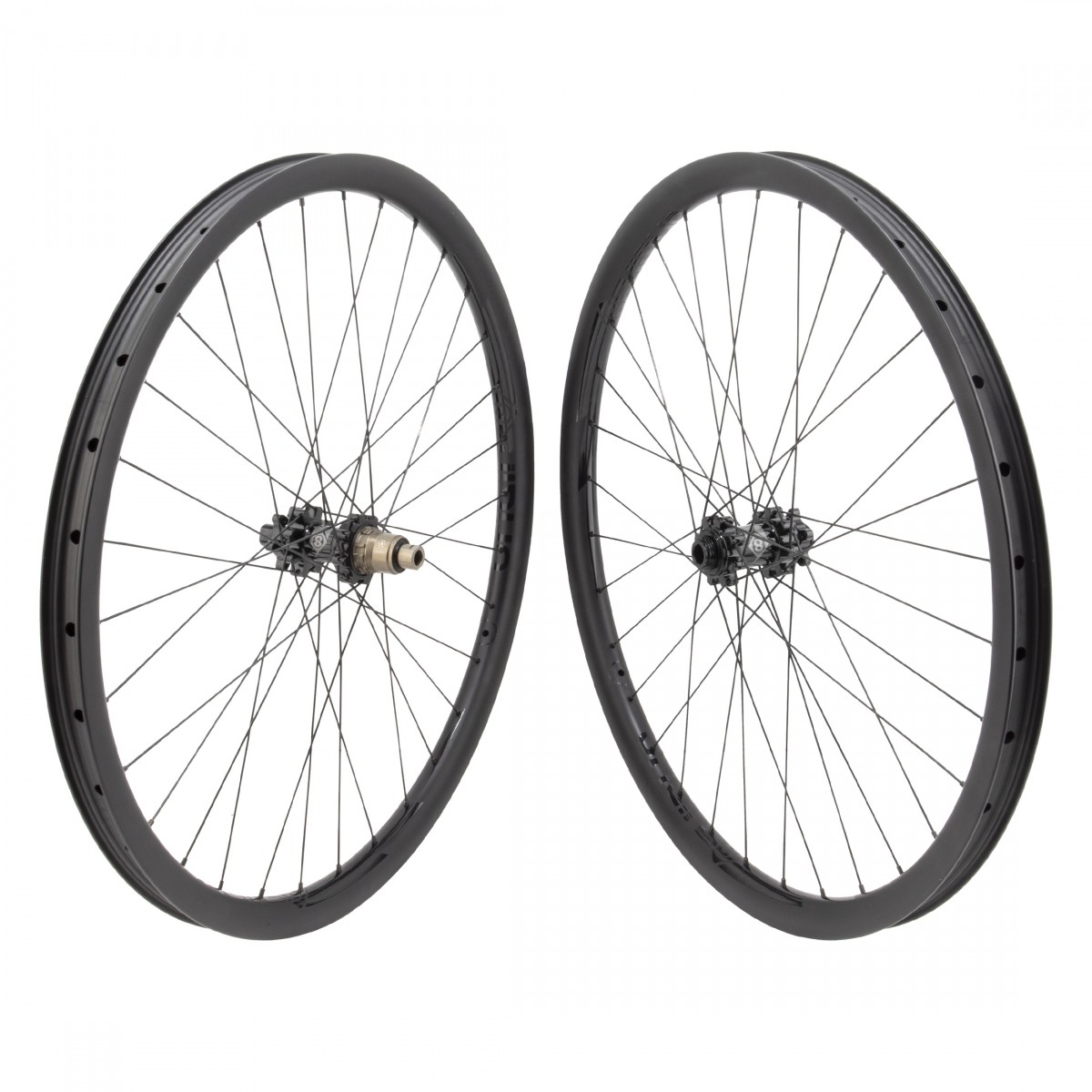 Wheel Master OR8 MT-1110 Elite Wheelset 275in Disc Centerlock Thru 15x110 Thru 184790₽