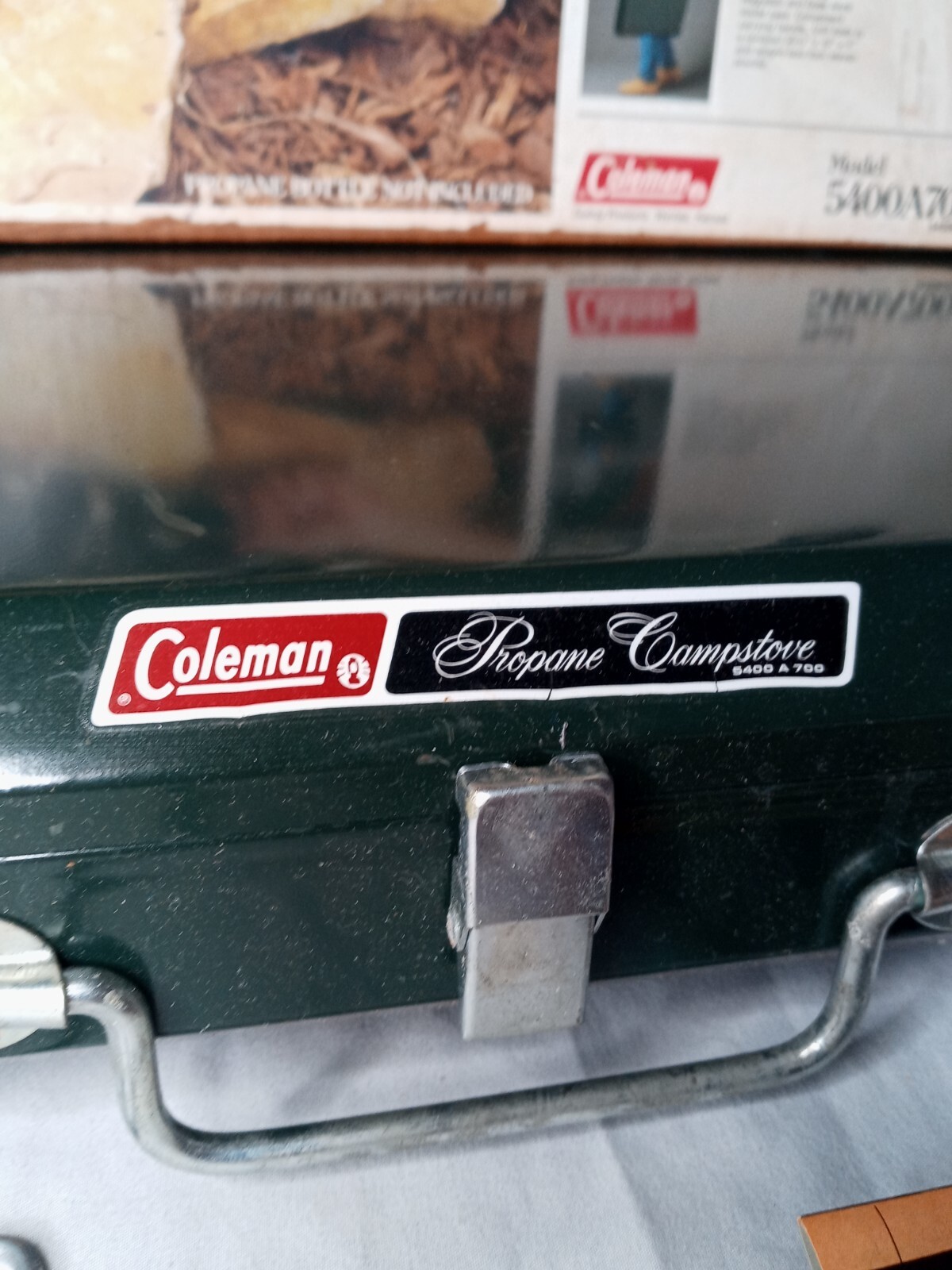 VINTAGE COLEMAN 2 BURNER CAMP STOVE & ORIGINAL BOX & REGULATOR MODEL 5400A700 eBay