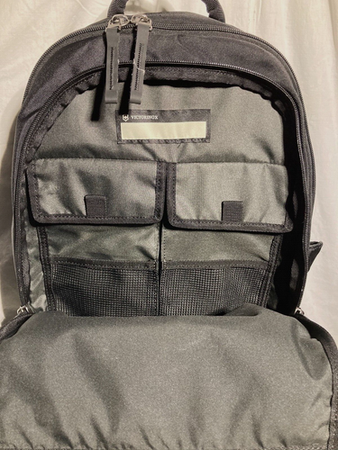 Victorinox Padded Polyethylene Daily Haul Standard Zip Backpack Black 25 L - Picture 5 of 12
