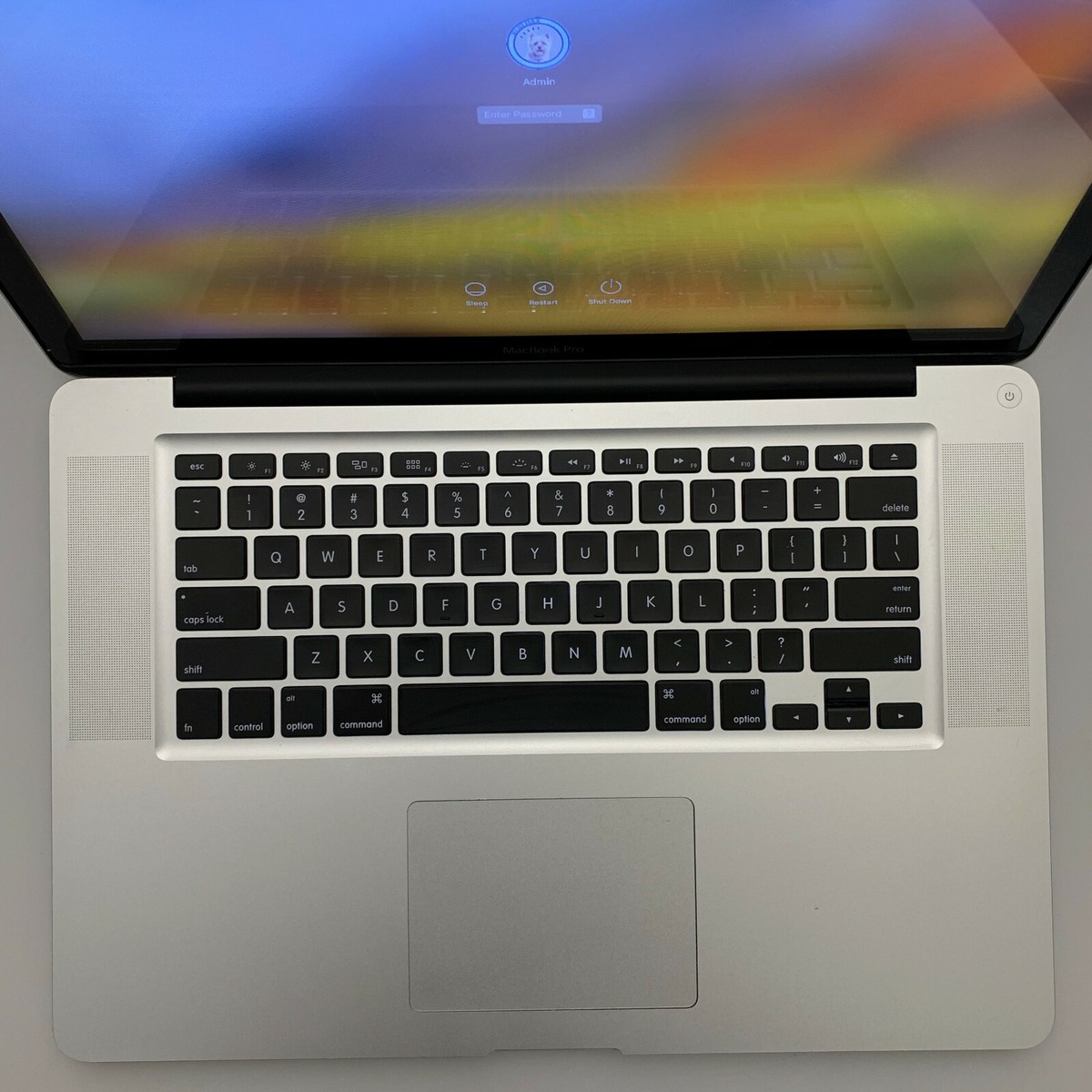 Apple MacBook Pro 15.4