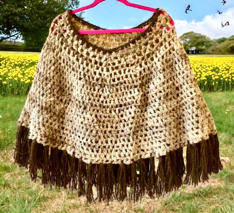 Poncho Cape Hand Crocheted Boho Tassels Fringe Brown HAND SPUN WOOL Womens Large
Opens in a new wind