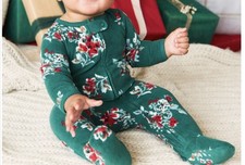 NEW Carter  s Fleece Floral Sleep  Play Footed Pajama 2-way-zip Green Red 3M NWT