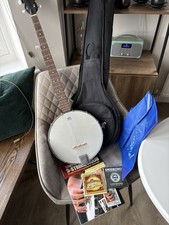 Ozark 5 String Banjo /soft case /2 set strings/beginners book/accessories bag 