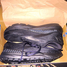 Brooks Beast GTS 24 Men's Black Low Top Lace-Up Running Sneaker D 110431-1D-020