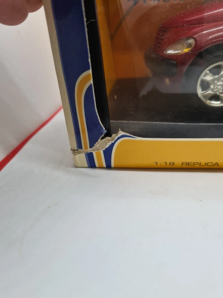 Gate 1:18 Scale Diecast #01092 2001 Chrysler PT Cruiser Red New In Box Vintage  - Image 4 of 4
