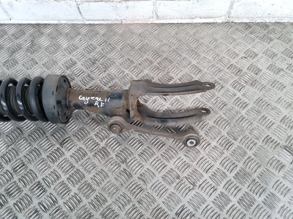 Porsche Cayenne 958 2011-2014 3.0 Strut/shock/leg (front Driver Side)  - Image 3 of 4
