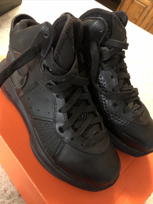 Lebron 8 Black (GS) 415238-002 6.5Y