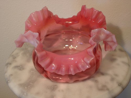 Webb Ruby Opalescent Crimped Pulled Up 4 Lobed Scallop Edge Art Glass Bowl - Picture 4 of 6