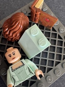 Lego Carina Smyth Minifigure (71042)