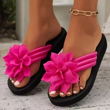 Women's Summer Floral Flip-Flops -Sandals size US 8  fuschia/black