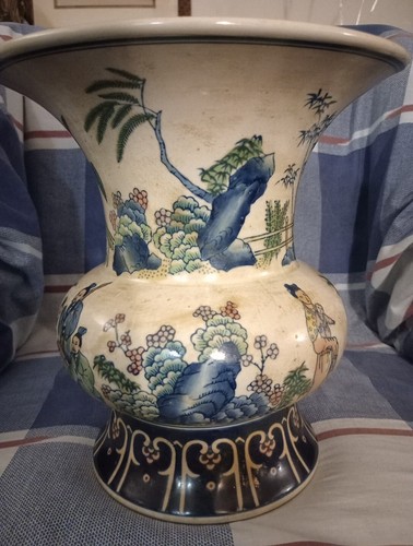 Vintage Chinese Vase Beautiful Muted Tones Made In China Early 1900’s - Picture 2 of 10