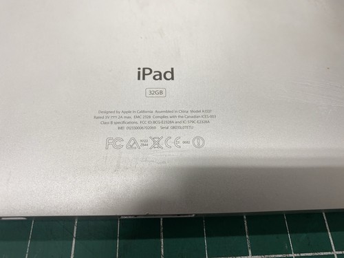 Apple iPad 1st Gen A1337 32GB WiFi + Cellular - For parts - Picture 9 of 9