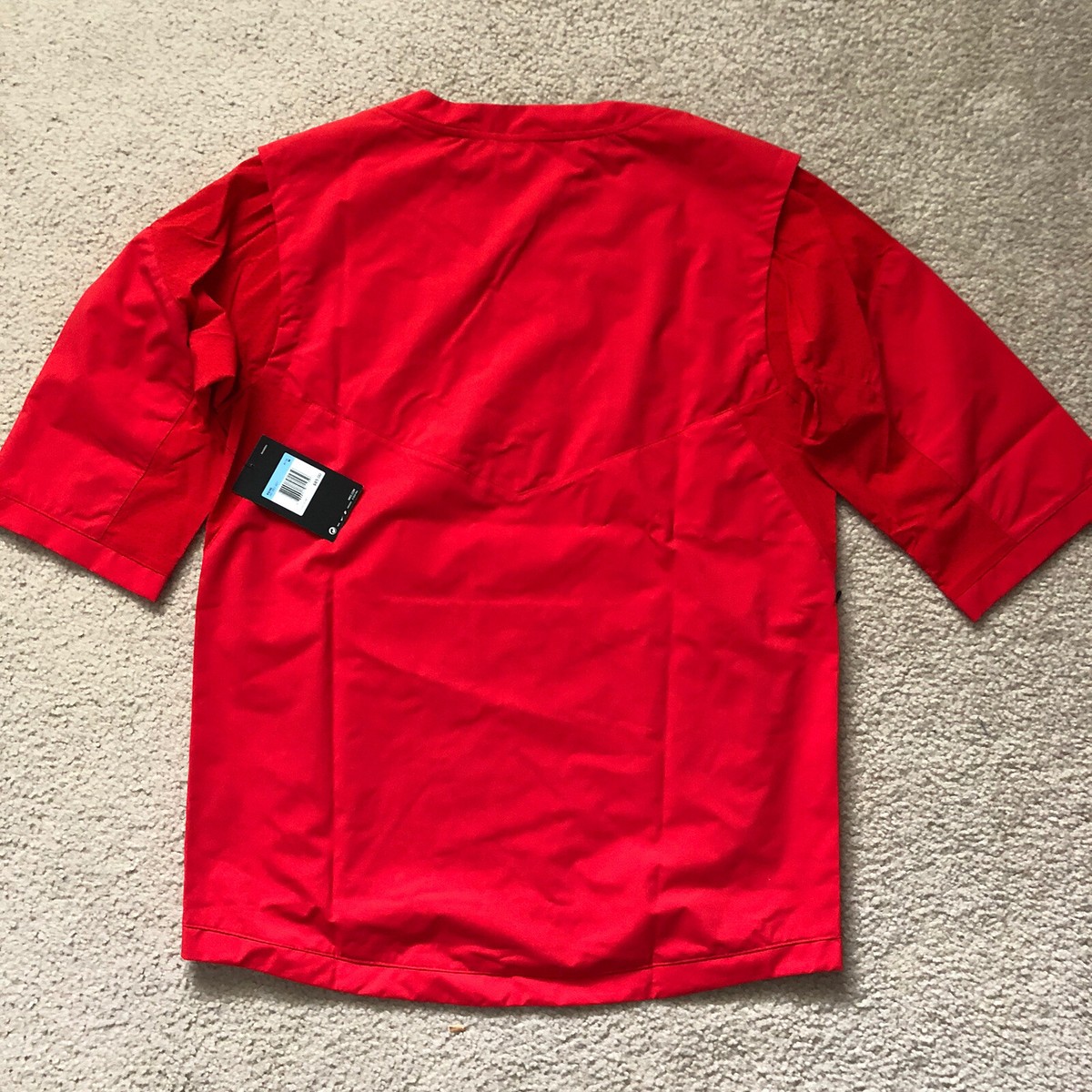 日本大学 RED SHARKS Tシャツ 日本大学男子バスケットボール部 RED SHARKS │ CONVERSE