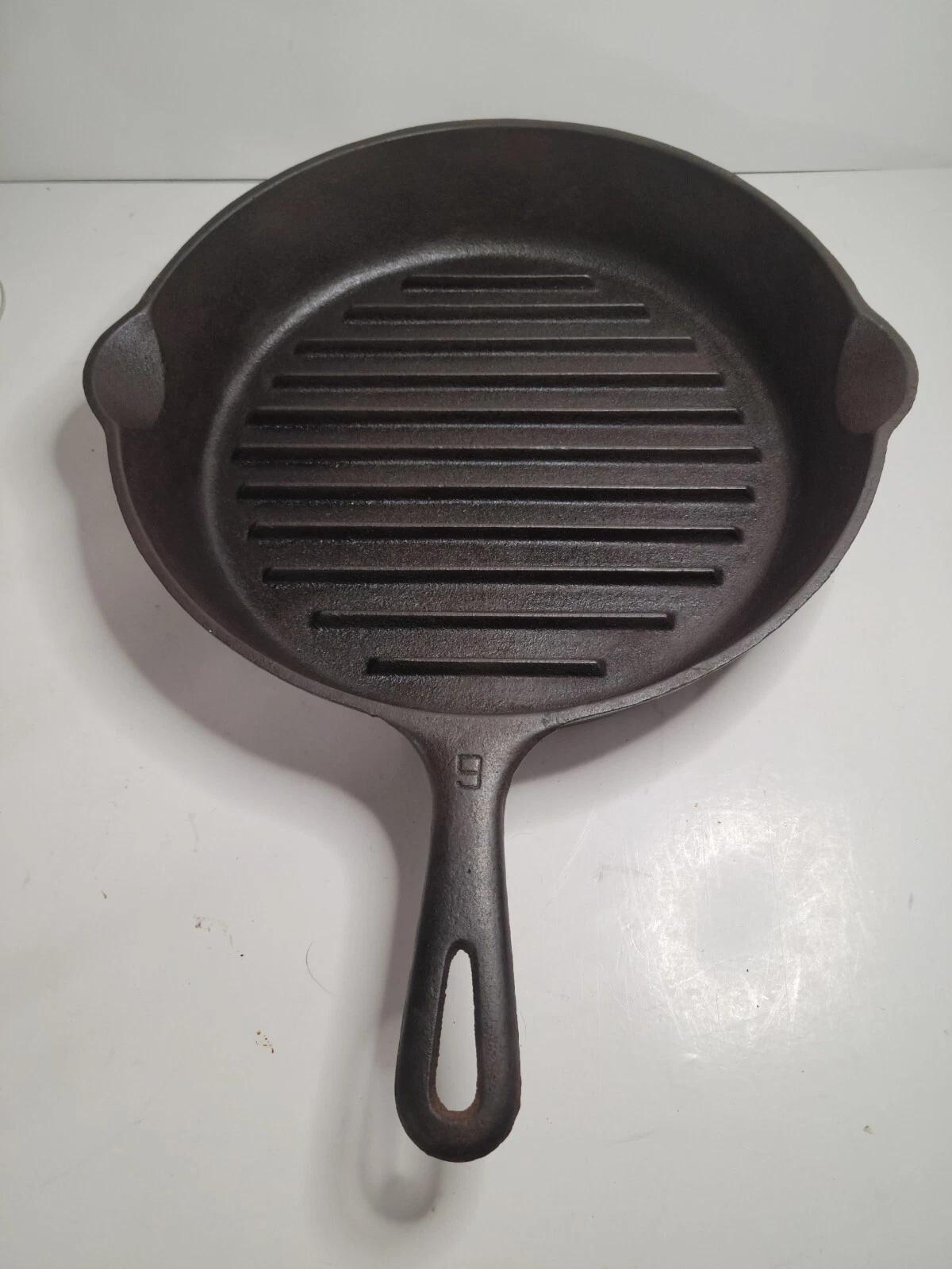 Unmarked Wagner 11.25" Cast Iron Skillet No. 9
Opens in a new window or tab