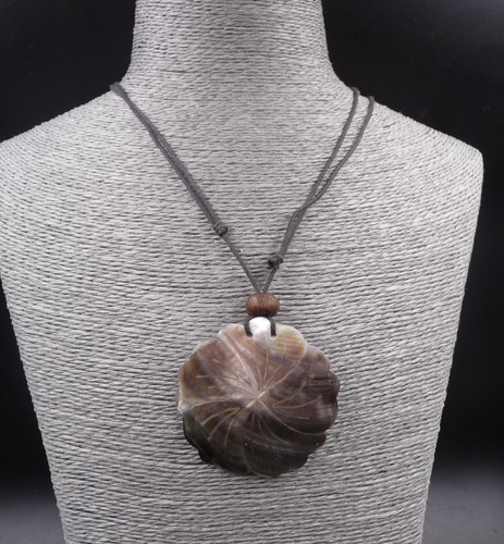 Collier Avec Pendentif En Nacre De Tahiti - Artisanat Français - Neuf Avec étiquettes