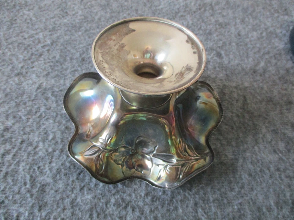 CUENCO PEDESTAL PLATA ESTERLINA REPUJADO DISEÑO FLORAL por SIMPSON HALL MILLER-112g Foto 4 de 4