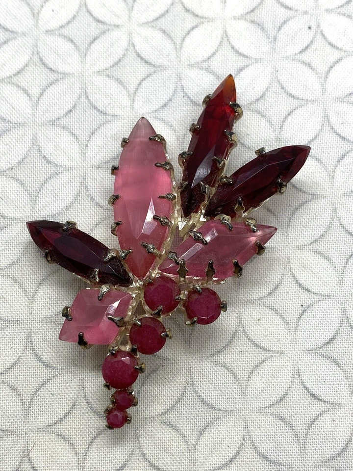Vintage Kendra Scott Design Large Floral Leaf brooch pin Red Flower Gold tone