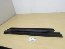1997-2002 Lincoln Navigator Door window glass trim molding belt inner seal