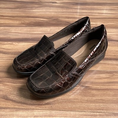 Clarks Shoes Womens 7.5 Brown Gale Angora Crocodile Embossed Slip On Loafers