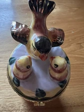 Vintage Bombay Hinged Porcelain Gold Candle Trinket Box Bird & Baby Birds New