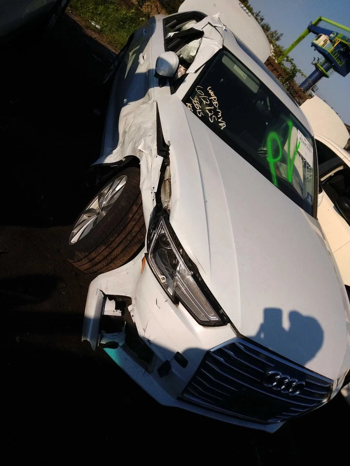 Audi A4 2017 velocímetro calibre OEM blanco 42 k millas NJ25-20833-506421 Foto 4 de 4