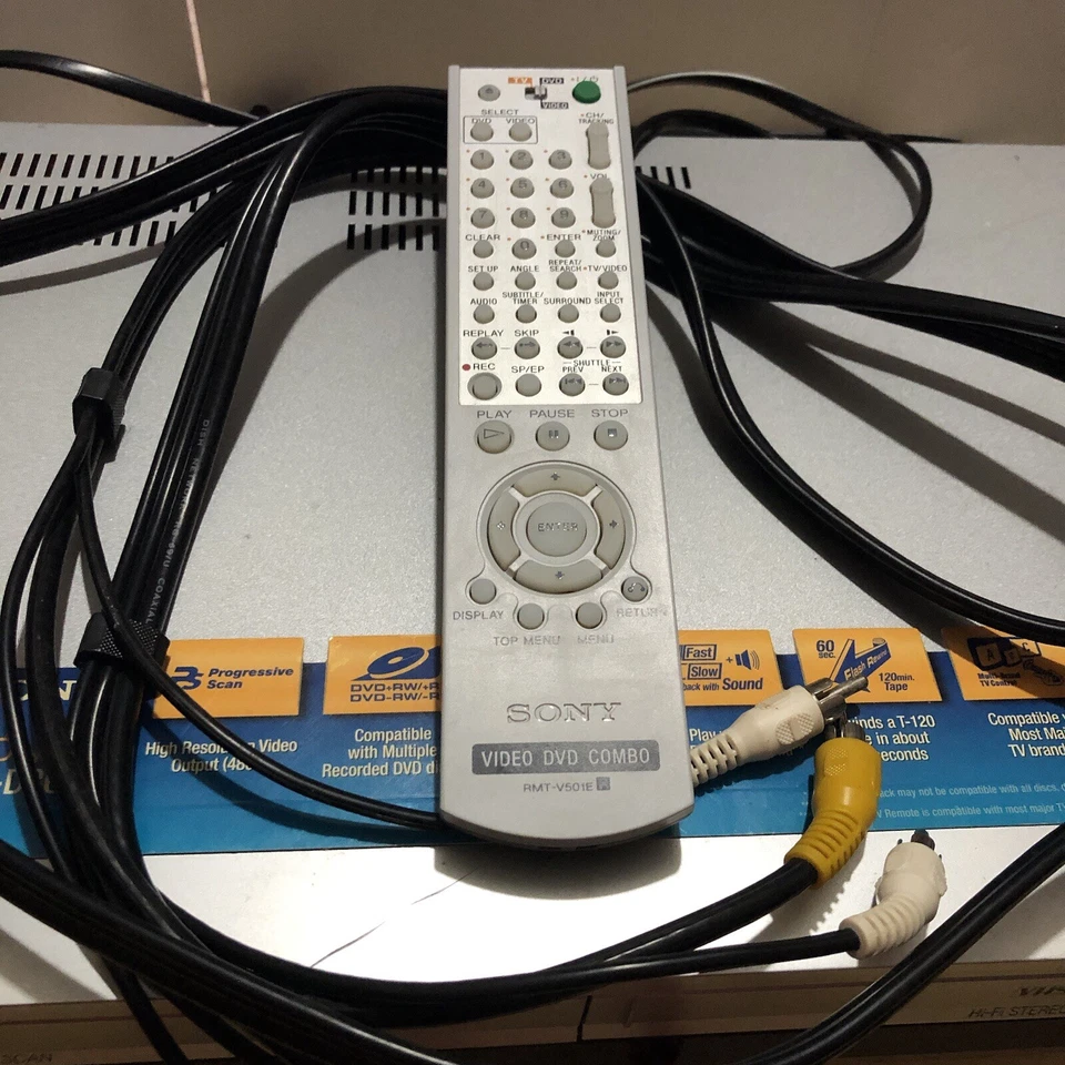 Reproductor combinado de DVD/VHS Sony SLV-D360P funciona con control remoto, manual, cables. Foto 4 de 4