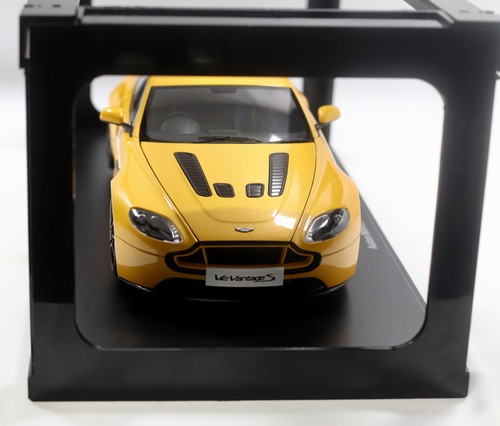 AUTOart 1/18 Aston Martin V12 Vantage S Yellow Tang Metallic 70252 - Picture 6 of 23
