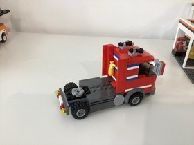 LEGO City GARAGE SET 7642 with Instructions