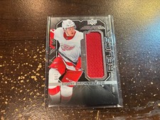 2017-18 UD Black Rookie Trademarks Relics Jersey EVGENY SVECHNIKOV #RT-ES 73/299