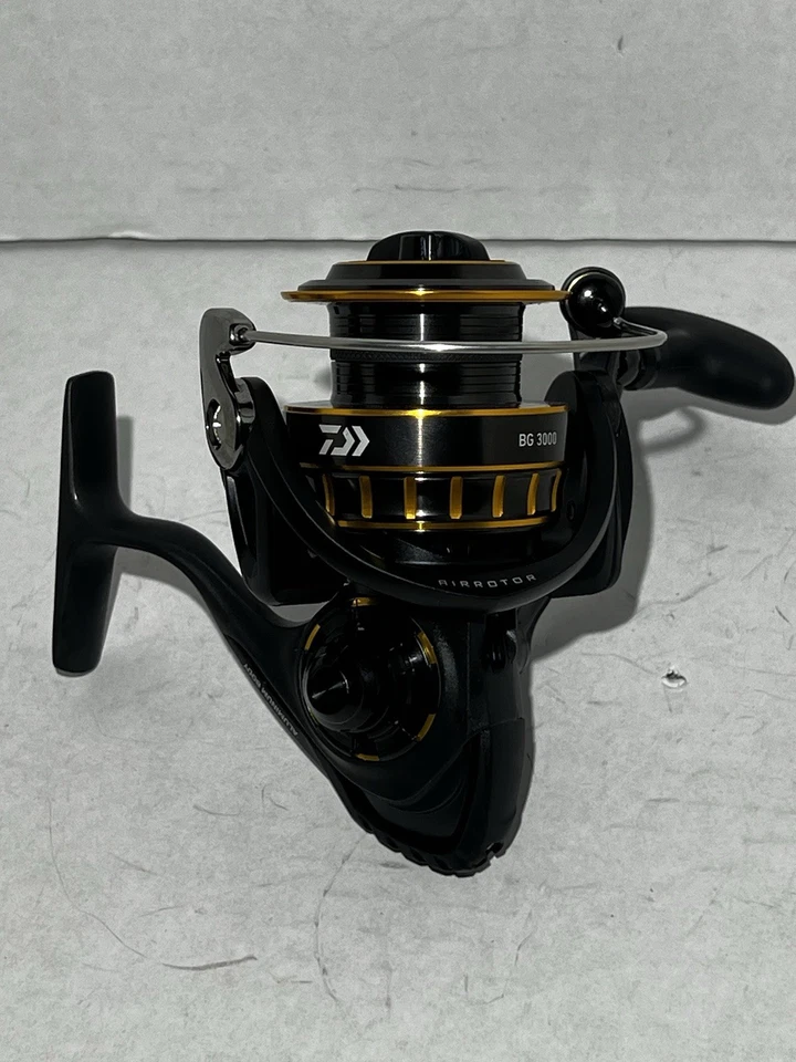CARRETE GIRATORIO DAIWA BG 3000 5,6: 1 RELACIÓN DE TRANSMISIÓN BG3000 Foto 2 de 4