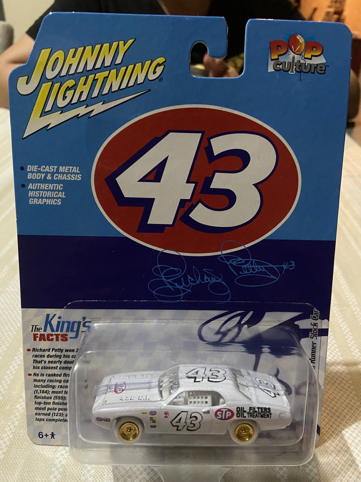 Chase 2023 Johnny White Lightning 1972 Plymouth Road Runner Petty Pop Culture 3