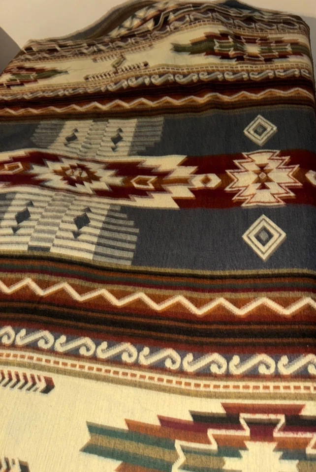 SOFT & WARM ALPACA WOOL BLANKET ANDEAN Pendleton Style  91"x80" GREY Blanket - Image 4 of 4