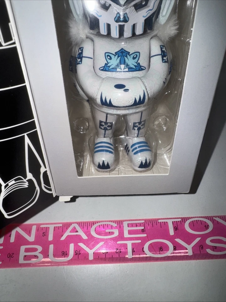 Kidrobot Artist Series 02 Quiccs X Add Fuel TEQ63 Blizzard Edition 6" Figure - Image 3 of 4