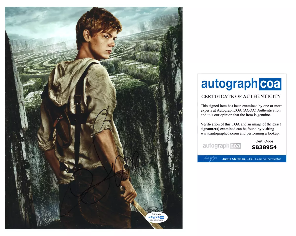 Thomas Brodie Sangster Maze Runner Autographed Signed 8x10 Photo