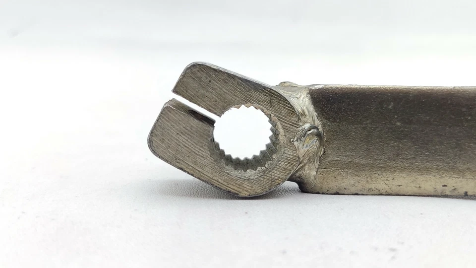 Gear Shifter Lever Pedal Suzuki GT185 GT-185 NOS Genuine 25600-36101 - Image 4 of 4