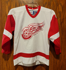 Vintage YOUTH L/XL Detroit Red Wings CCM Jersey 90s White Dominik Hasek 39 NHL
