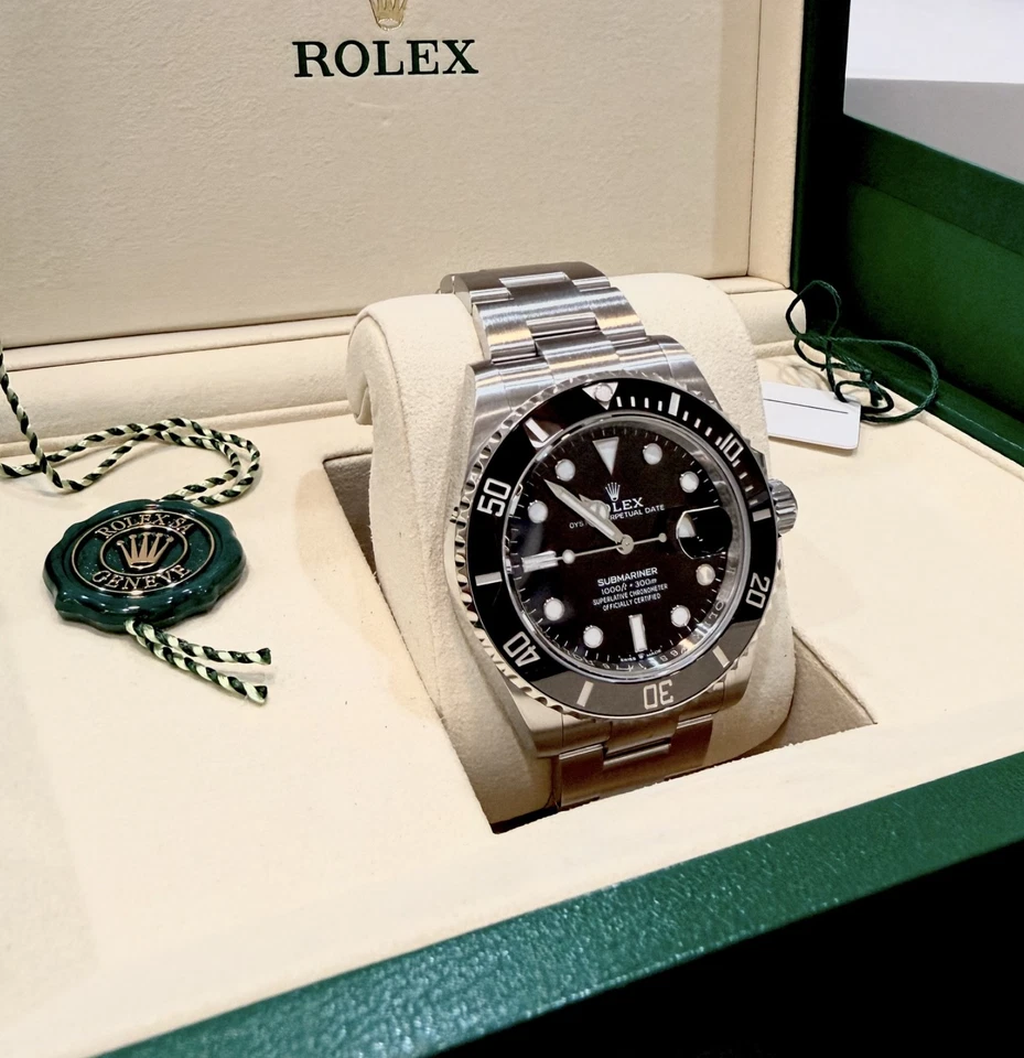 Reloj Rolex Submariner Date 2025 41 mm acero negro cerámica 126610LN caja papeles Foto 3 de 4