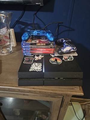 Sony PlayStation 4 (500 GB) Home Console - Black With Games