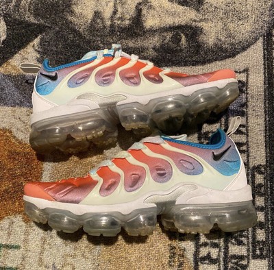 vapormax plus lava glow