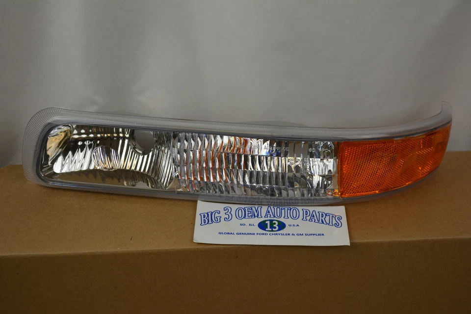 Chevrolet Silverado Tahoe Suburban LH Front DRL/MARKER/TURN SIGNAL LAMP new OEM - Image 2 of 4