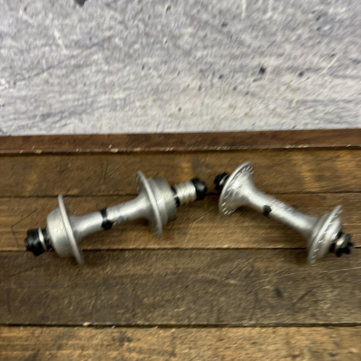 ヒ*デ様 カンパニョーロ レコード ハブ ラージフランジQR 36H Vintage Campagnolo Record Hub Set 36H QR English Thread Silver