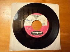 Eileen – These Boots Are Made For Walking 1966 Vogue DV 14496 45 7” Vinyl VG